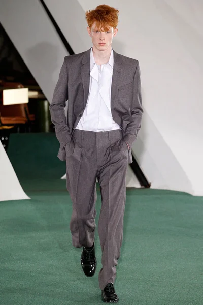 Look 3